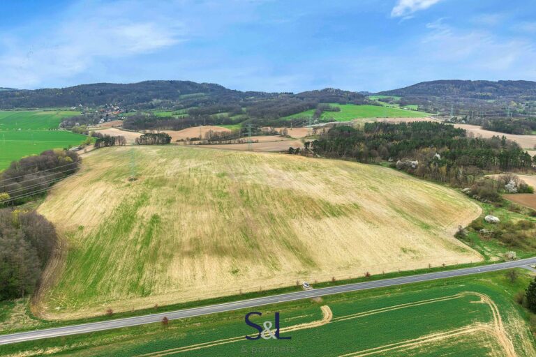 Prodej zemědělské půdy v Kravařích o celkové výměře 14 654m2