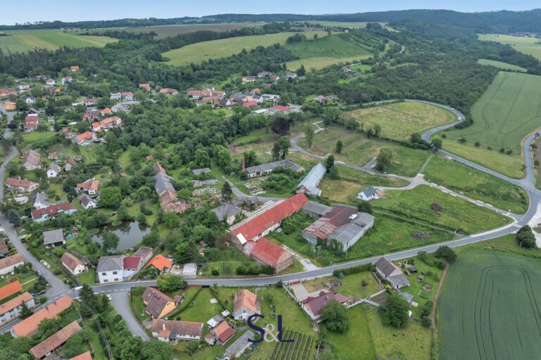 Prodej areálu s pozemky, výroba a skladování, 21 276 m2 – Podhořany u Ronova