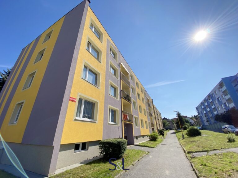 Nabízíme k pronájmu bytovou jednotku po rekonstrukci v Novém Boru, o dispozici 1+1, 34 m2, v ulici Tkalcovská.