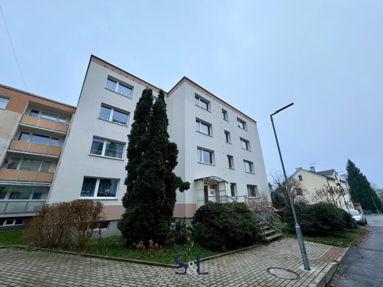 Nabízíme k pronájmu bytovou jednotku o dispozici 1+1 s výměrou 38,70 m2 v Novém Boru, ulice Alšova.