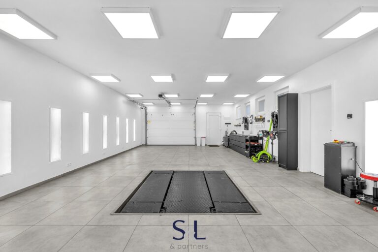 Pronájem obchodní prostory, 174 m2 – Nový Bor