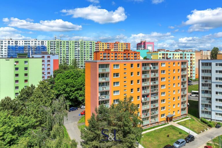 Prostorný byt 5+1 s lodžií v České Lípě – ul. Norská