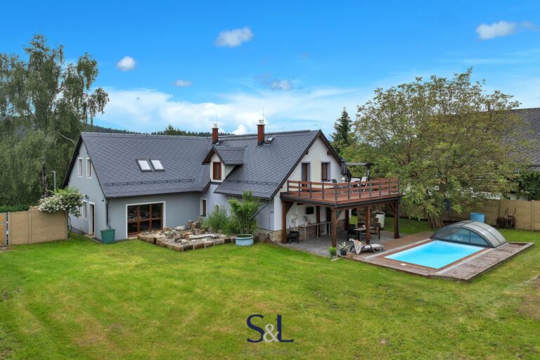 Prostorný rodinný dům v Janově u Nového Boru.