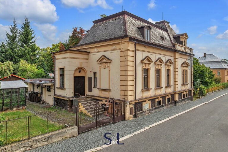 Vila s historickým půvabem z roku 1896 na prodej