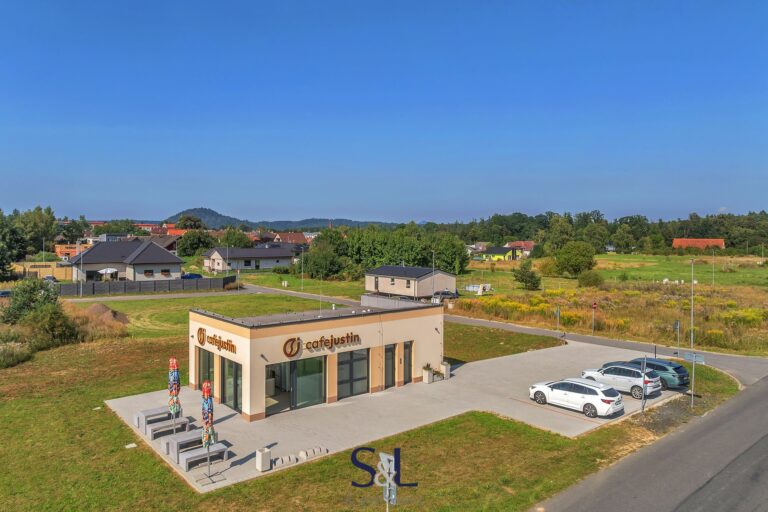 Prodej obchodního prostoru 88 m², Doksy