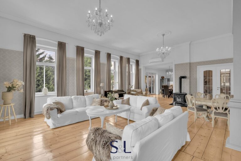 Velkorysý byt 3+1 s terasou, krbem a atmosférou elegance – projekt Mlýnská, Cvikov