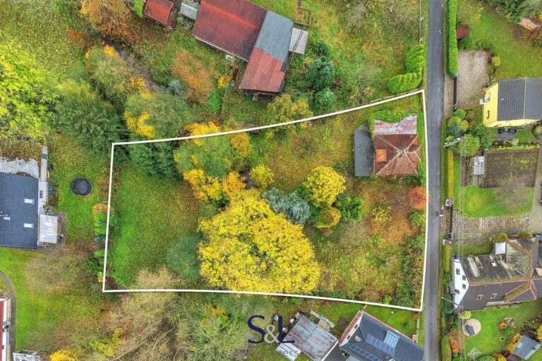 Prodej pozemku s domem k rekonstrukci – Liberec, Vesec